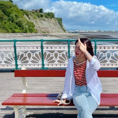 alice_iam1's profile picture. "Imagine a world where peace reigns, and smiles replace battles. 🌍✌️ #DreamingOfPeace"