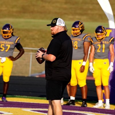 Zach_Acamo's profile picture. Midland U ‘22 | #FinsUp | Bellevue West LB Coach | #Showtime