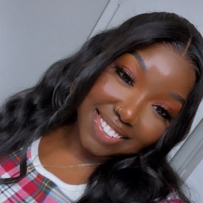 _TasteMyCakee's profile picture. 