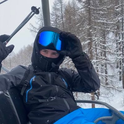 __jxred's profile picture. 