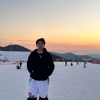 DixiYao22's profile picture. CEO, founder of HemligAI, MLE@ CarAi, PhD student@Uchicago, Master from ECE UToronto, BSci from SJTU, Intern@MPI-SWS
