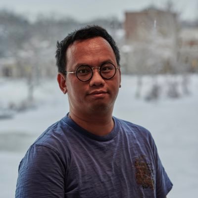 (in Vietnamese: Nguyễn Hữu Hưng)
Ph.D. Candidate in Margulis Research Group at @UIowaChem. Geek. Amateur photographer. Avid Gooner. Love podcasts and music.