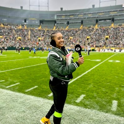 God1st📍Educator, Journalist, Coach. 🎀 Host🎤🏈🏒 💕💚