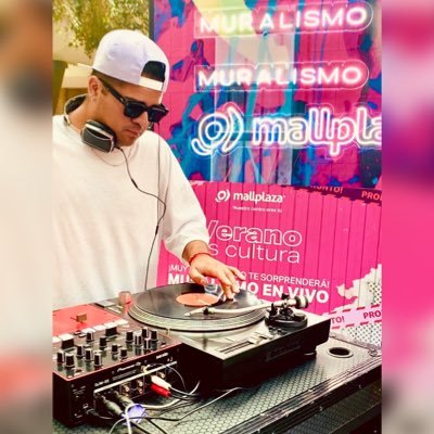 “Qué Dios te multiplique lo q me deseas” 😉 Amo a mi familia 🥰 Melómano de ❤️ Matero 🧉 DJ 🎧 Papá de Naomí 😍 Colocolino, desde el principio de mi vida 🤍🖤