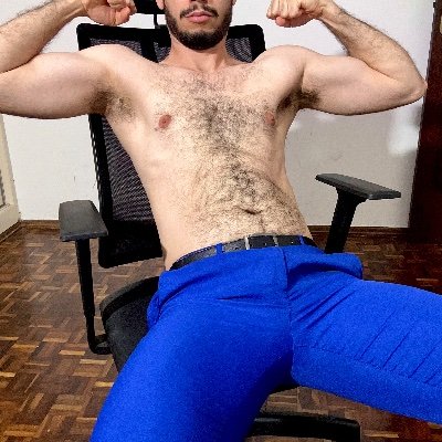 Ativo 1,95m de altura
Só fazemos a 3. Mais fotos e vídeos sozinho e com meu marido, fudendo, sarrando, sunga, terno e gravata, chupando, gozando, no link abaixo