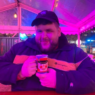 Sam____Black's profile picture. Actor and all round Creative. over thinker. people lover. represented by @felixdewolfe I Next: Animal Farm.