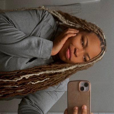 Named_Ashley's profile picture. [Photo] Journalism UT ‘18.5 |I’m not that interesting, tbh.