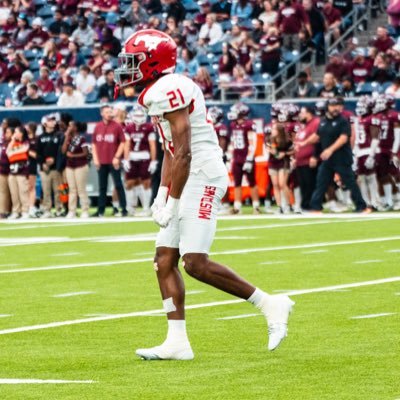 C/O 25’ FOOTBALL AND BASEBALL DB 6’0 180Ibs 3.3 gpa Northshore (Tx) 21-6a 2nd team all district‼️