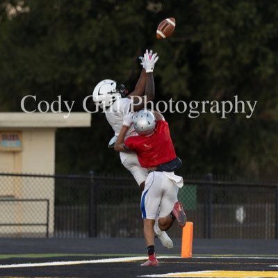 | 6'3| TE/ WR🏈 | |205| C/o '24🎓 (936) 250-1366