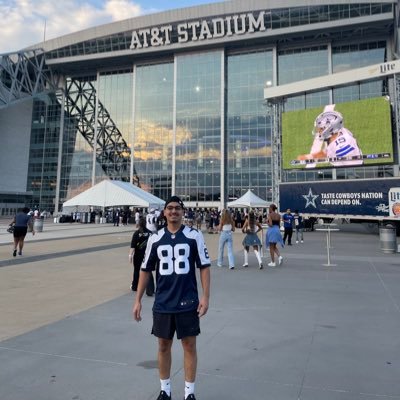 tavo17_'s profile picture. 24