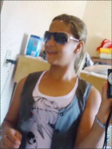 Sou akela que vc nunca sera...
facil de lembrar..
Dificil de esquecer...
''Sou a Menina dos olhos de Deus''