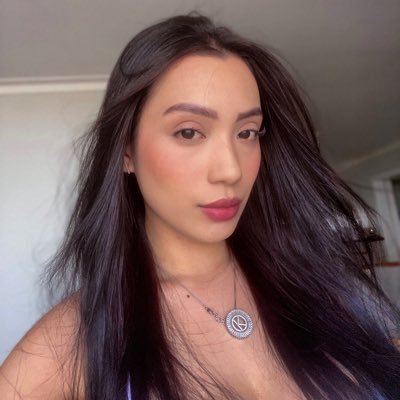 karinepinheir9's profile picture. 