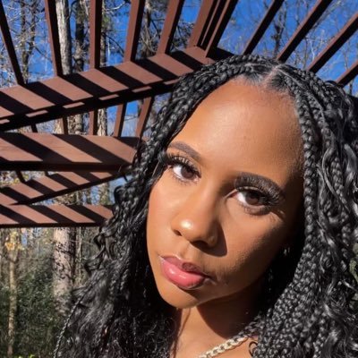 IG : Jazmine_Rena_ , Hairstylist / Model / Content Creator / Entrepreneur