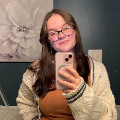 emilyw_12's profile picture. devils roll the dice, angels roll their eyes