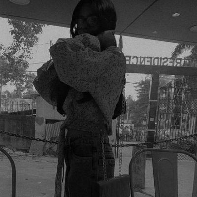 Tweetoholic19's profile picture. ; ꒰ she/her 🧛‍♀️🖤
Law Student🎓
I like Aesthetic & Cute stuffs ૮˶ •. • ⑅ა 🐈‍⬛️
Sometimes I tweet unfiltered honesty 🌒
Tweet, Retweet and Repeat 👾