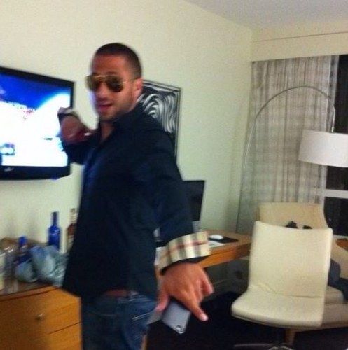 jmo4sho13's profile picture. lebanese legend gun slinger