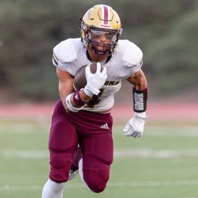 “class of 25 LB/RB 6’2. 210 lbs. 3.8 GPA. point Loma high school https://t.co/Ob0E7fCVLT