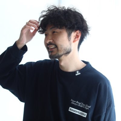 taka___onepeace's profile picture. 代表取締役副社長/ワンピース型自律自走組織/アメーバ経営/人々の毎日に幸せや歓びや感動の溢れる世界を作る/世の中の手助けになる会社でありたい/SDGs/3児の父/事業内容 アパレルEC、コワーキングスペース、大変身サロン 好きな言葉:刃を研ぐ