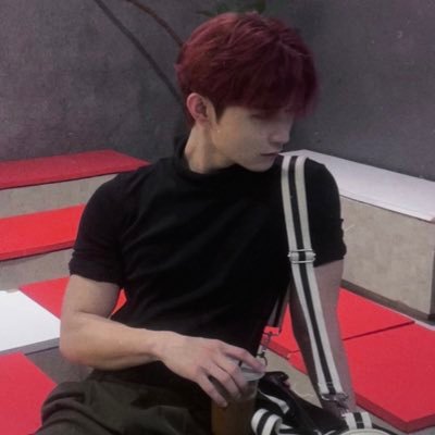 JY_Card_Trading's profile picture. 