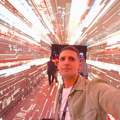 icenyusuff's profile picture. Yetişemiyorsan el salla.