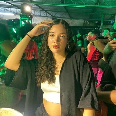 faço reclamação sou fã de onedirection e amo meu namorado • (ela/dela)