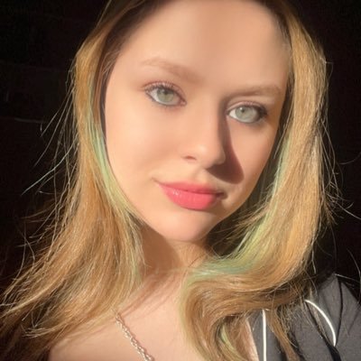 daniellegotzsch's profile picture. Cansada pra caralho, viu!