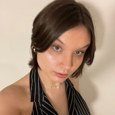 rhiannal0uise's profile picture. 