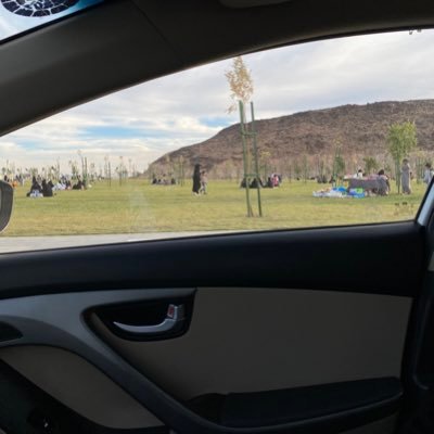 لا تنظُر إلى ما أُخِذ مِنك ولكن أنظُر فيما بقيَ لك