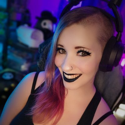 https://t.co/lZV7cuaA8L | 👻 Horror Variety Streamer
Chronically Ill | Throne  - https://t.co/K9AA3Uj8gt
Email - GlitchySirenGaming@hotmail.com