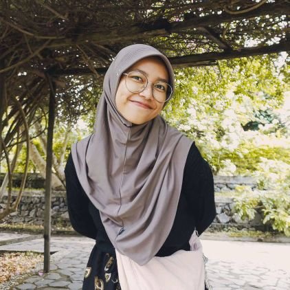 sPsychomath's profile picture. trying to romanticize college life✏️📚