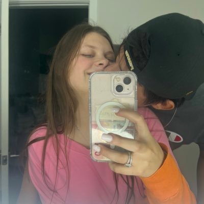 RachelRoyzman's profile picture. 