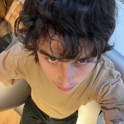 1975quarterback's profile picture. #LEO cause you feel invisible… @pictrsofgrls ♡