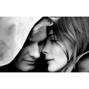 I believe in love at first sight♥. i tweet love quotes and funny sayings :)Follow me and I will follow back, I promise. Oh and retweet please :)