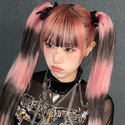 MAINpriv: @bambioid // gyaru/fashion/music acc: @galzwurld