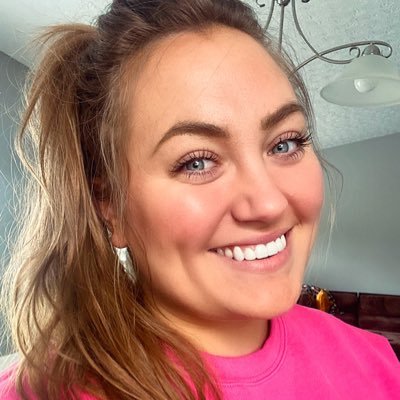 EmiHall88's profile picture. 