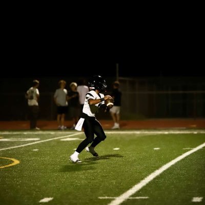 Dominick Barjona *Quarterback* 5’10* 165- student athlete 4.33 GPA C/O 2027 Williams Field HS (6A)- Dads number- 480-599-9198