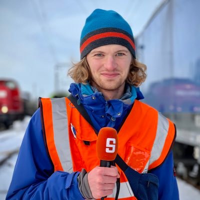 @derspiegel BERLIN; Grüne, Umwelt, Verkehr, Eisenbahnen und andere erfreuliche Dinge. Wurzeln: @graubunden 🏔️Seid lieb zueinander. Kürzel \fin. 📷@JanitaHaem