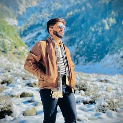 Lawyer to BE | Young Anchor @DailyUrduPoint | Ex- DIGITAL PAKISTAN | Ex- @geonews_urdu (General Elections 2024) | Influencer | LLB | Fortune Favours Brave
