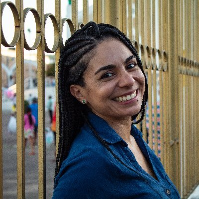 Cearense de nascença, pernambucana de pai e mãe, piauiense de formação. Lésbica com orgulho. Co-fundadora da @cajueira_. Repórter do @theinterceptbr.