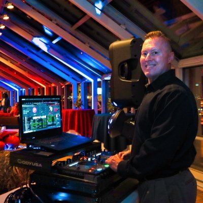 TomBoltze46368's profile picture. Professional DJ and Emcee