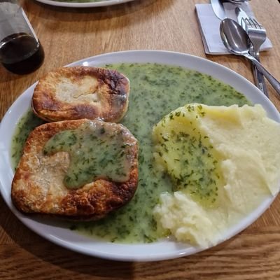 uptonp4rk's profile picture. Hammer and professional pie eater