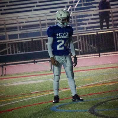 165lbs. 5’9 RB/OLB Havertown, PA SJP ‘28 🏈🏋️🤼‍♂️🏀🏃           Meehan all stars— cyo all stars.      Email: Thadmgill@gmail.com