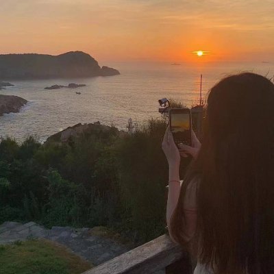 pocczaza1's profile picture. Be kind, be brave, try to shine like a star