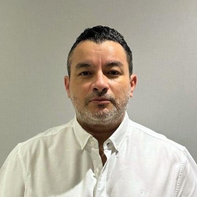 Abogado Especialista en Derecho Laboral y Seguridad Social, exinspector Distrital de Bquilla y excontralor. Jefe de la oficina de Gestión del Riesgo de Bquilla