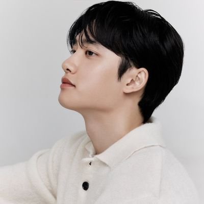 Fonte de Informações sobre o Ator da nação, Main vocal do EXO, Chefe de Cozinha e CEO Doh Kyungsoo