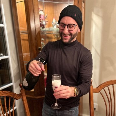 CoronasCut's profile picture. 