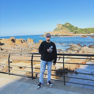 Shaqkito's profile picture. COOL BUT NOT COOL.