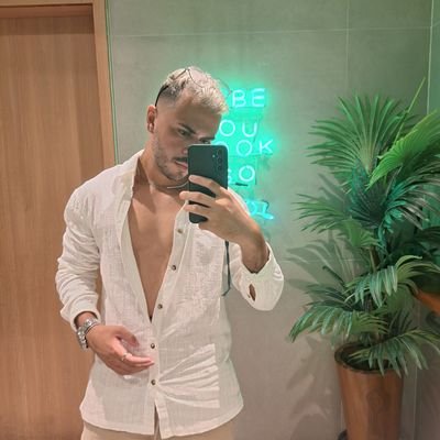 Pesquisador e muitas outras coisas nas horas vagas.
Perfil for only friends