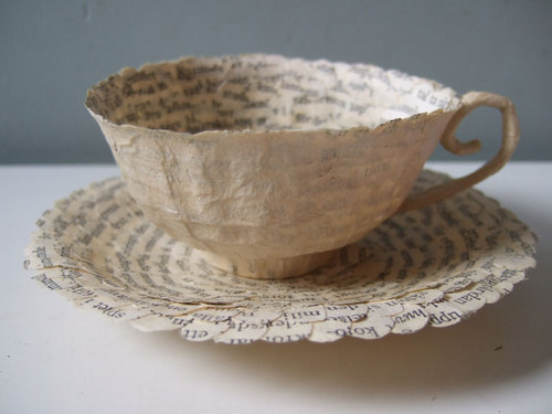 CeciliaPaperArt's profile picture. Paper artist.