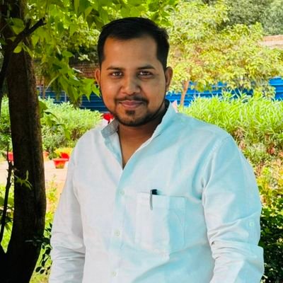 चुनौतियों से कहाँ डरा हूँ मैं, तू देख ले अब भी खड़ा हूँ मैं!